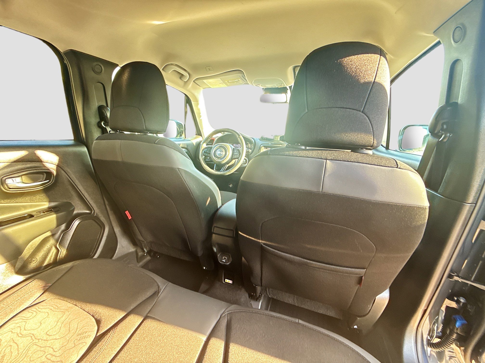 Used 2022 Jeep Renegade Trailhawk image 29