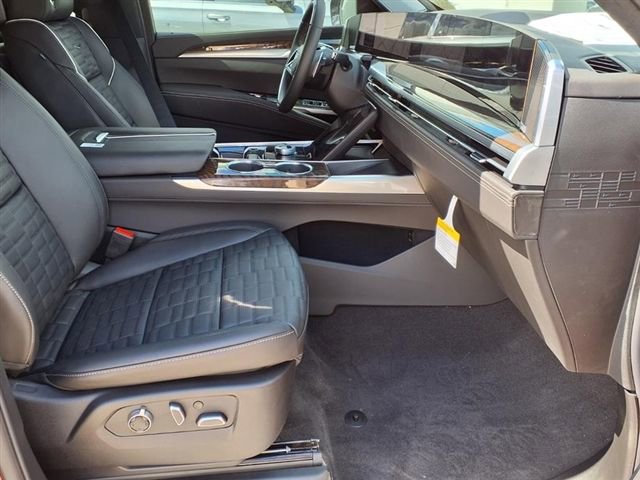 New 2026 Cadillac Escalade ESV Platinum Sport w/ LPO, ONYX Package AWD/4WD image 9