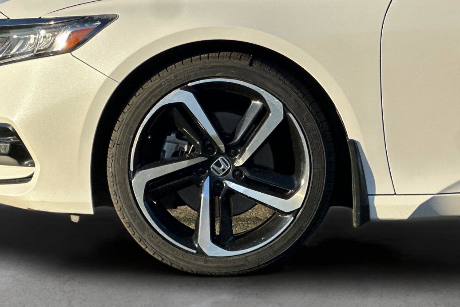 Used 2018 Honda Accord Sport image 34