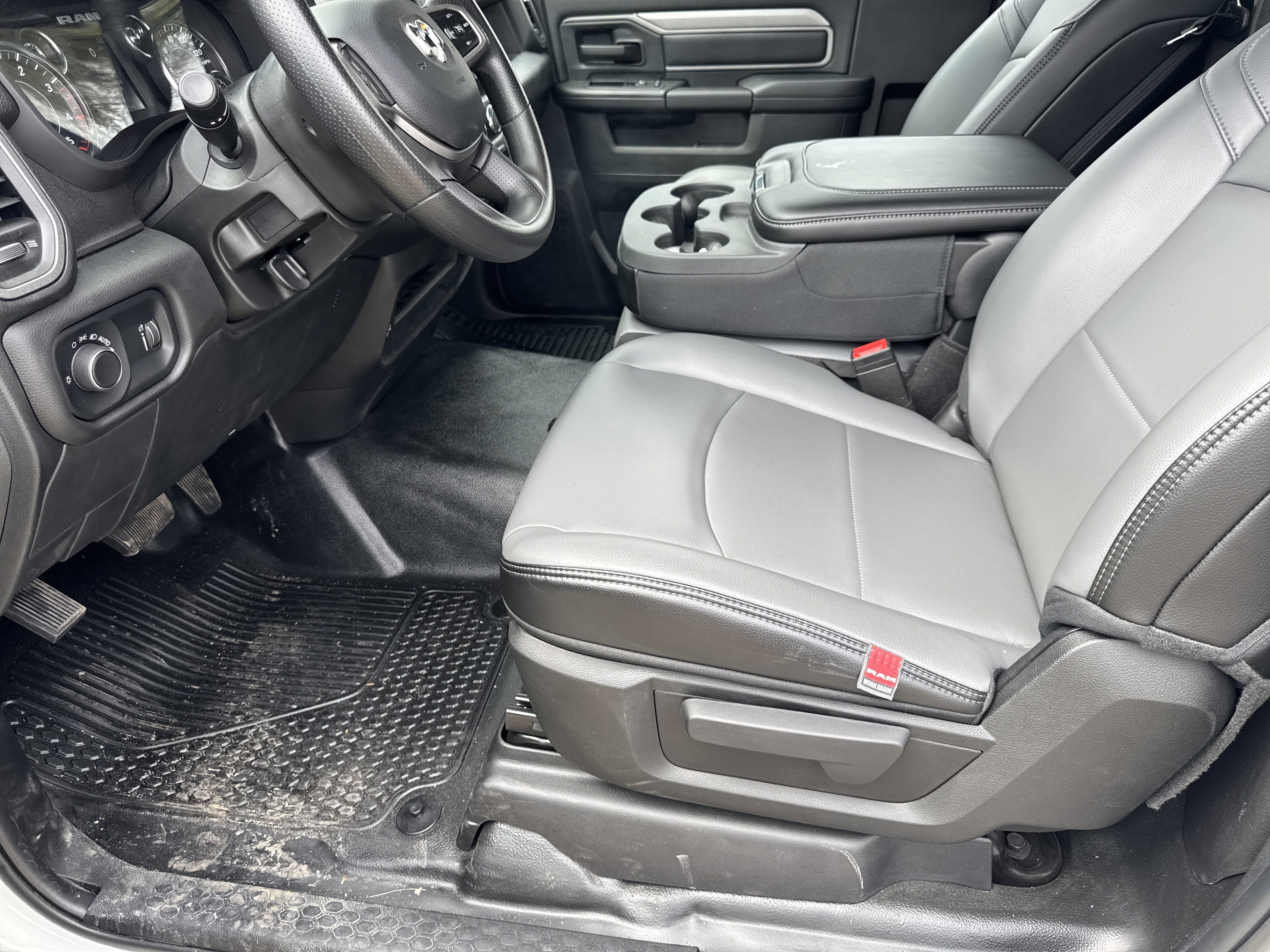 Used 2024 RAM 5500 Tradesman image 9
