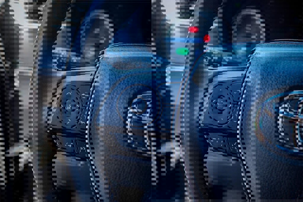 Used 2024 Toyota Venza LE image 14