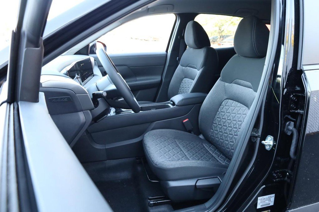 New 2026 Nissan Kicks SV image 8