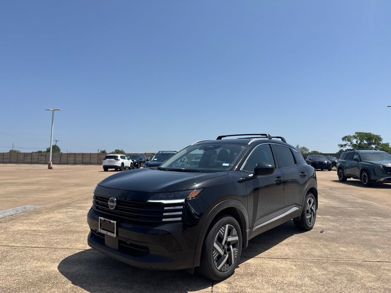 Certified 2025 Nissan Kicks SV w/ SV Premium Package FWD image 7
