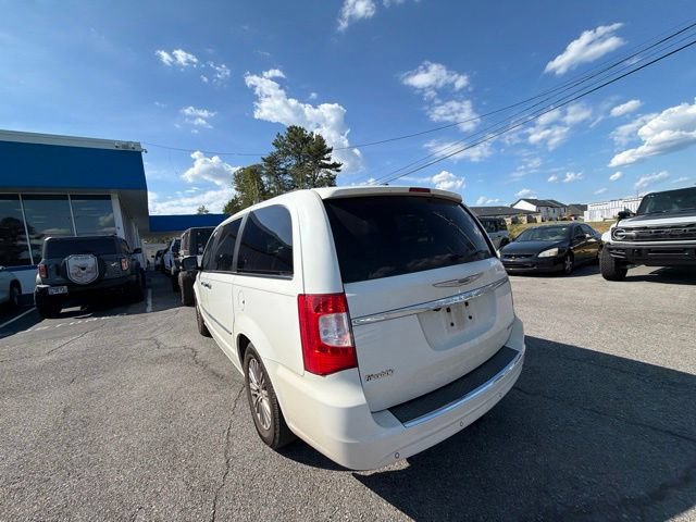 Used 2011 Chrysler Town & Country Limited FWD image 22