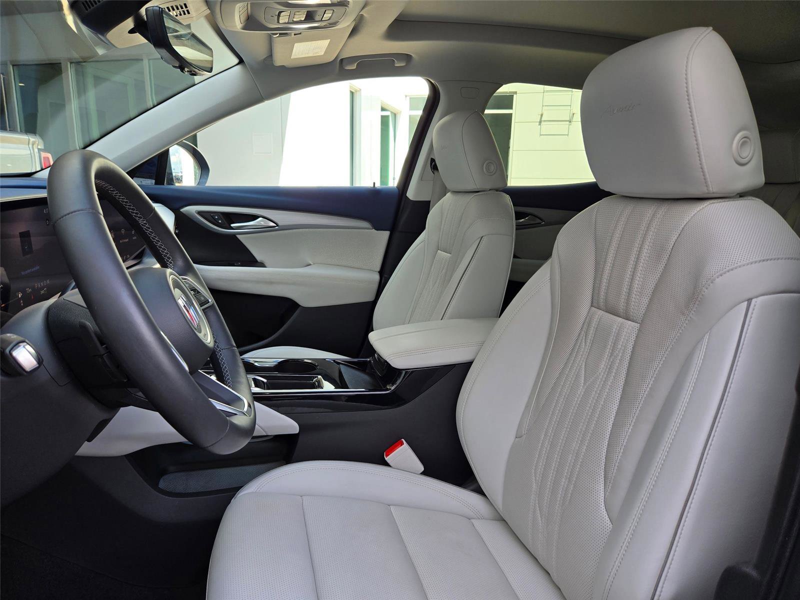 Used 2025 Buick Envision Avenir AWD/4WD image 29