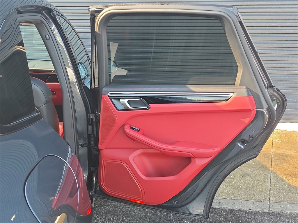 Certified 2023 Porsche Macan GTS image 21