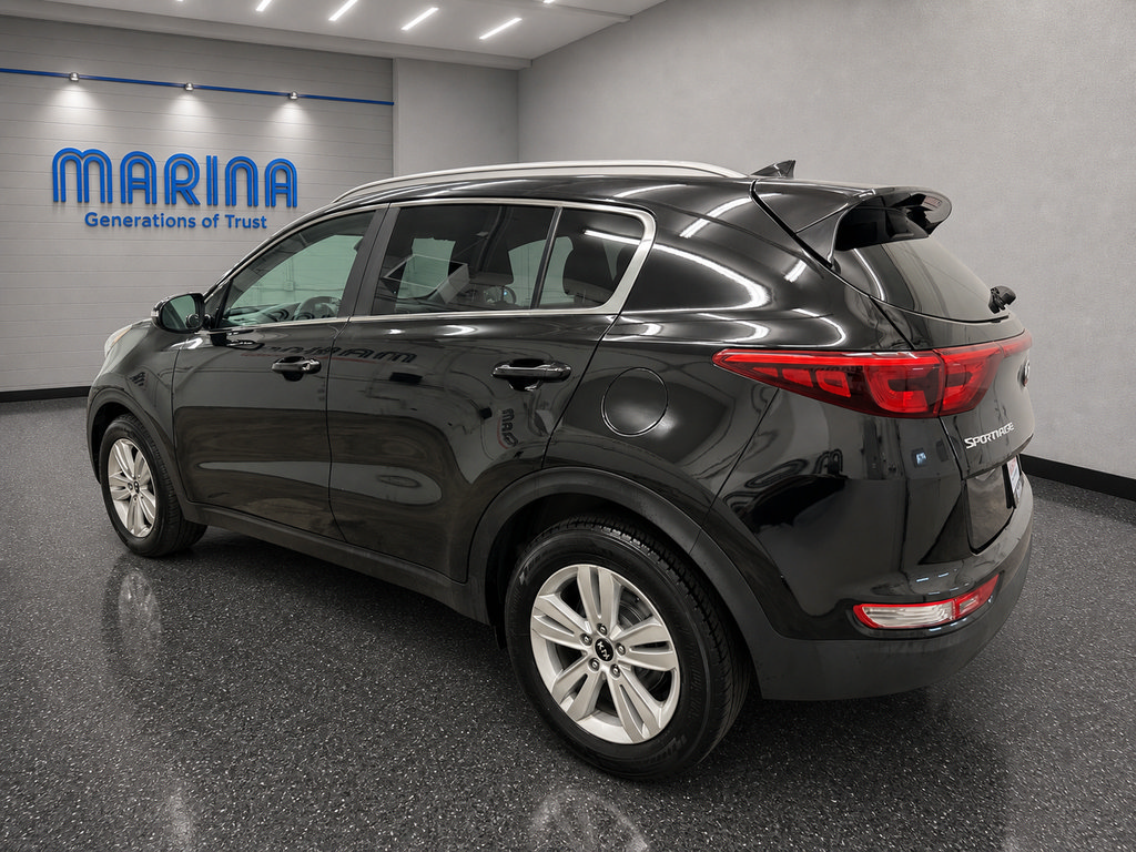 Used 2018 Kia Sportage LX w/ LX Technology Package FWD image 11