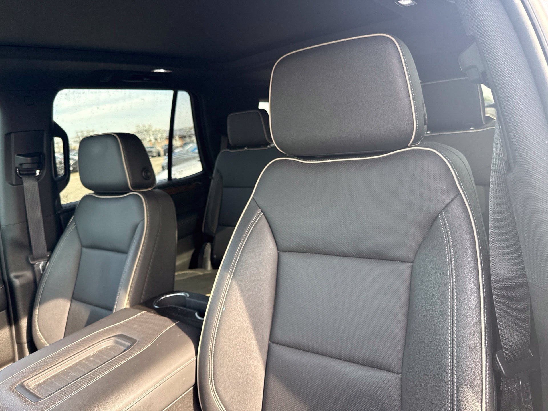 Used 2023 Chevrolet Tahoe Premier w/ Premium Package AWD/4WD image 11