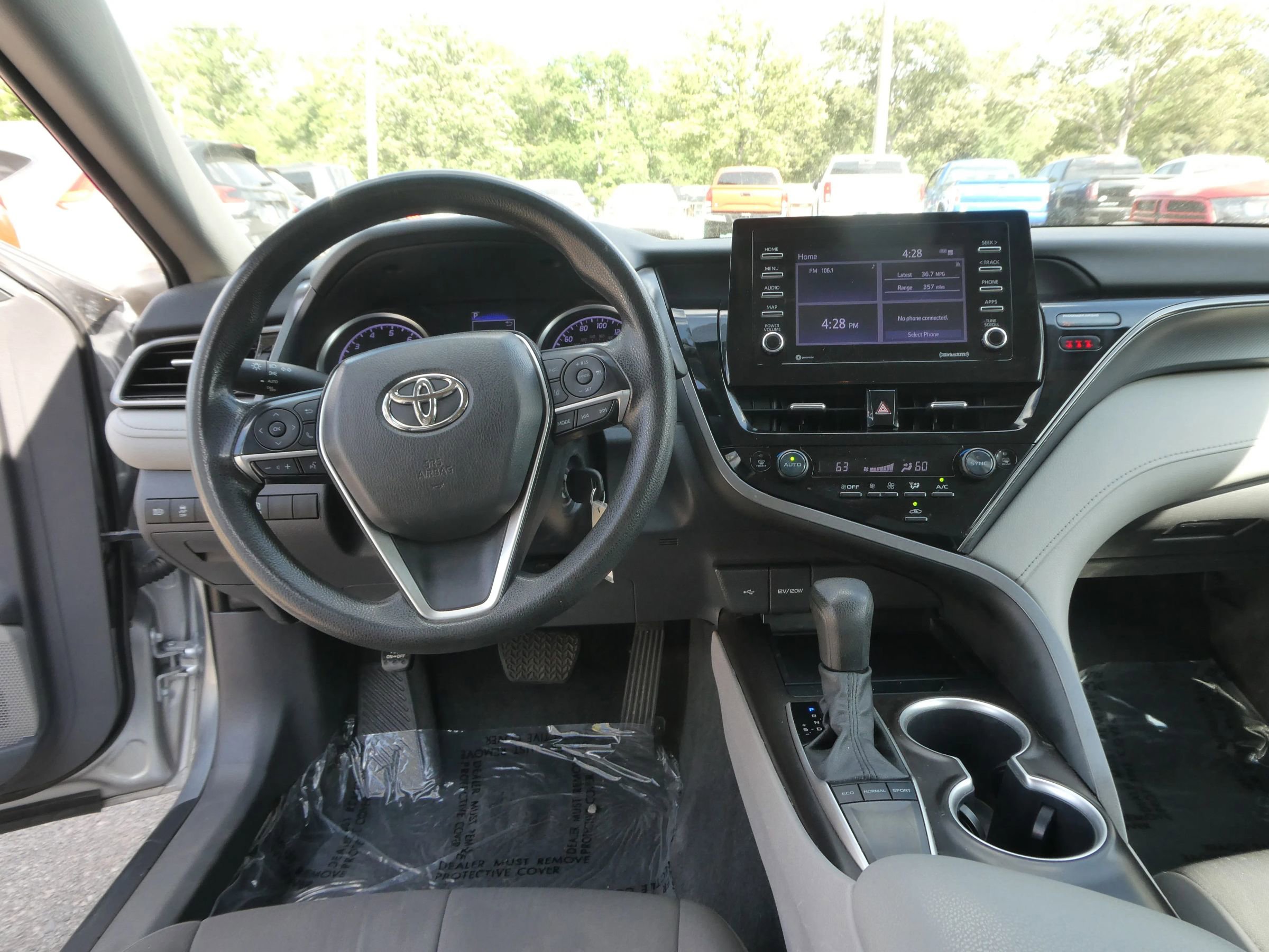 Used 2022 Toyota Camry LE FWD image 13