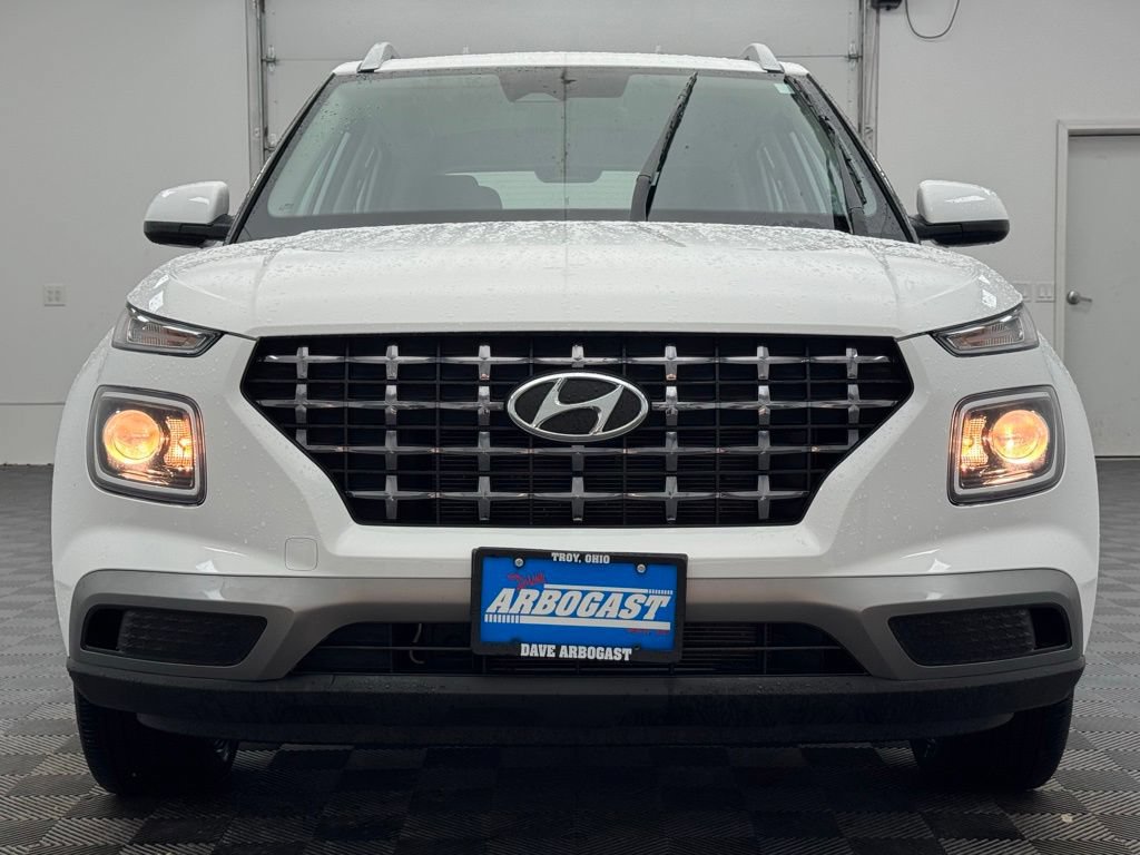 Used 2025 Hyundai Venue SEL FWD image 12