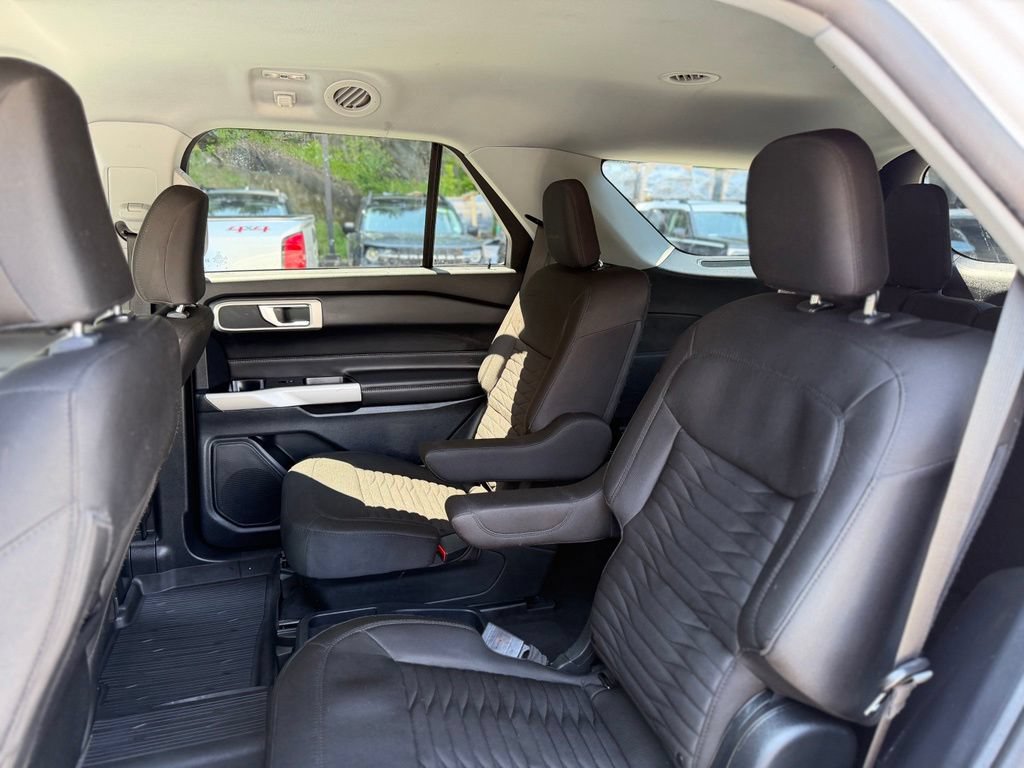 Used 2021 Ford Explorer XLT AWD/4WD image 7