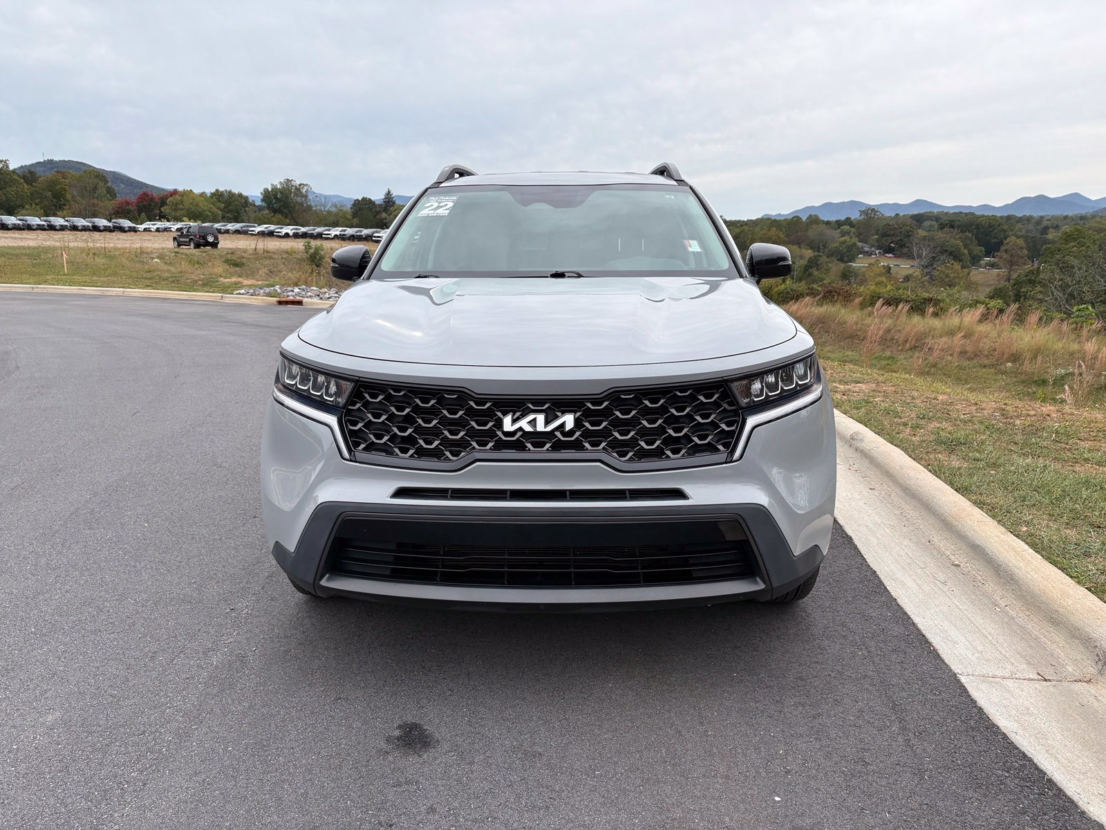 Used 2022 Kia Sorento S AWD/4WD image 2