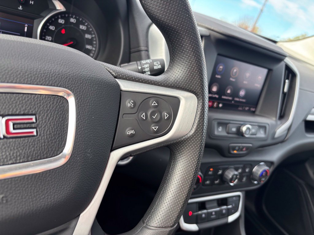 Used 2024 GMC Terrain SLE w/ Driver Convenience Package FWD image 31