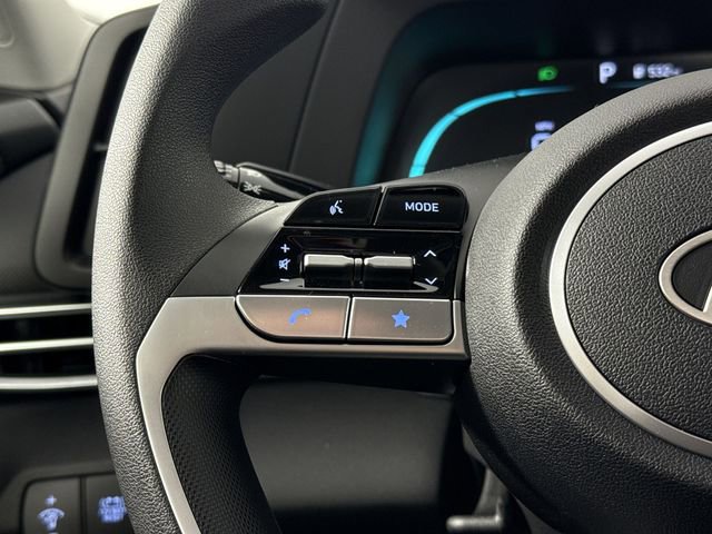 Used 2025 Hyundai Elantra Hybrid FWD image 30