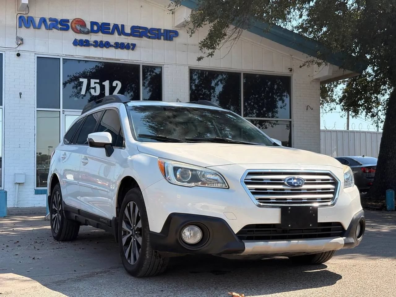 Used 2015 Subaru Outback 3.6R Limited AWD/4WD image 1