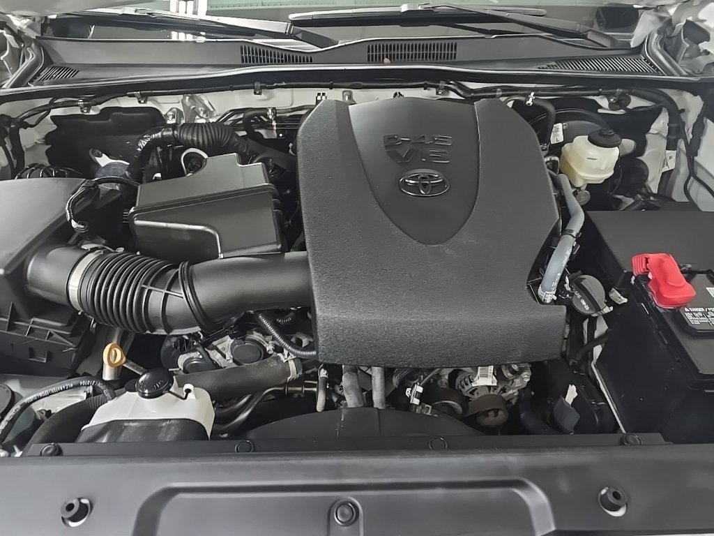 Used 2022 Toyota Tacoma SR AWD/4WD image 12