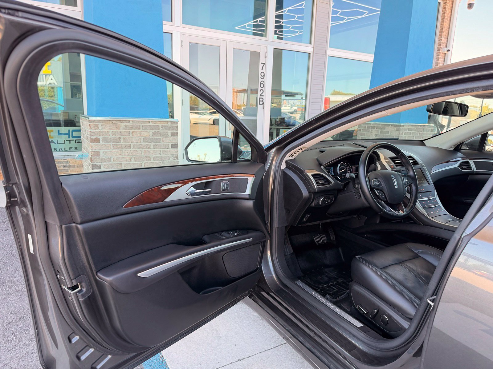 Used 2016 Lincoln MKZ Hybrid w/ Equipment Group 600A Reserve FWD image 15