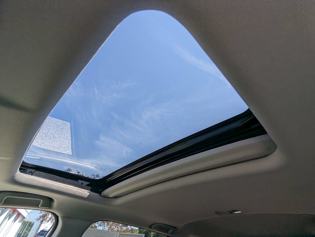 Used 2022 Honda CR-V Touring image 19