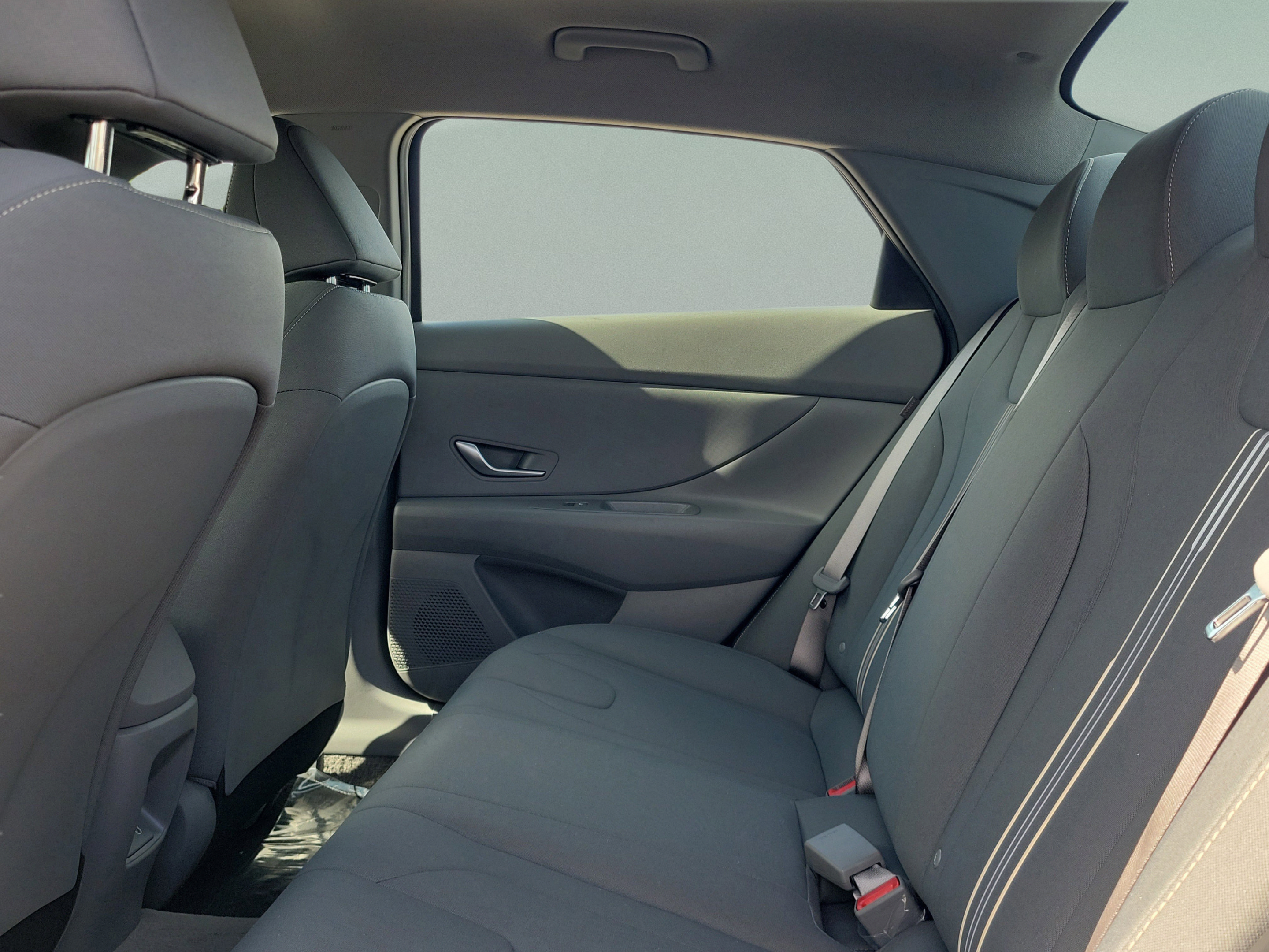 New 2025 Hyundai Elantra Hybrid w/ Cargo Package FWD image 25