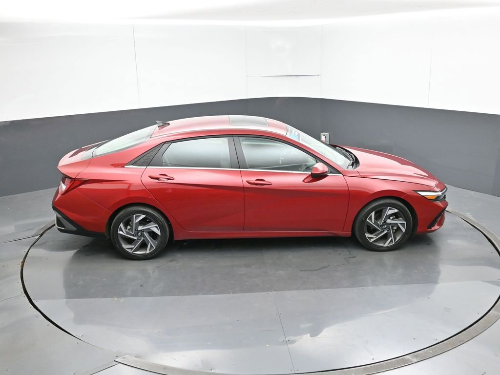 Used 2025 Hyundai Elantra SEL image 53