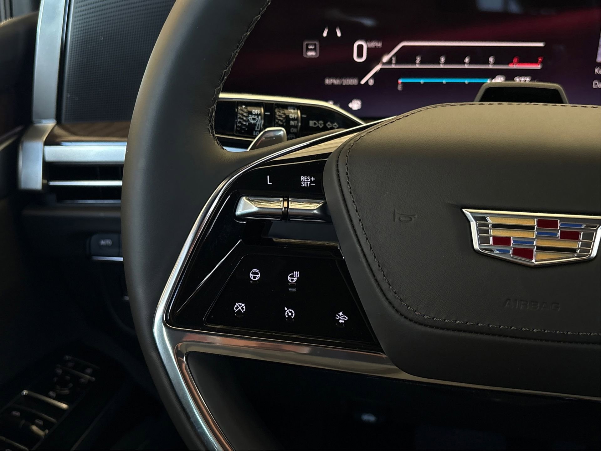 New 2026 Cadillac Escalade ESV Platinum Sport w/ LPO, ONYX Package image 27