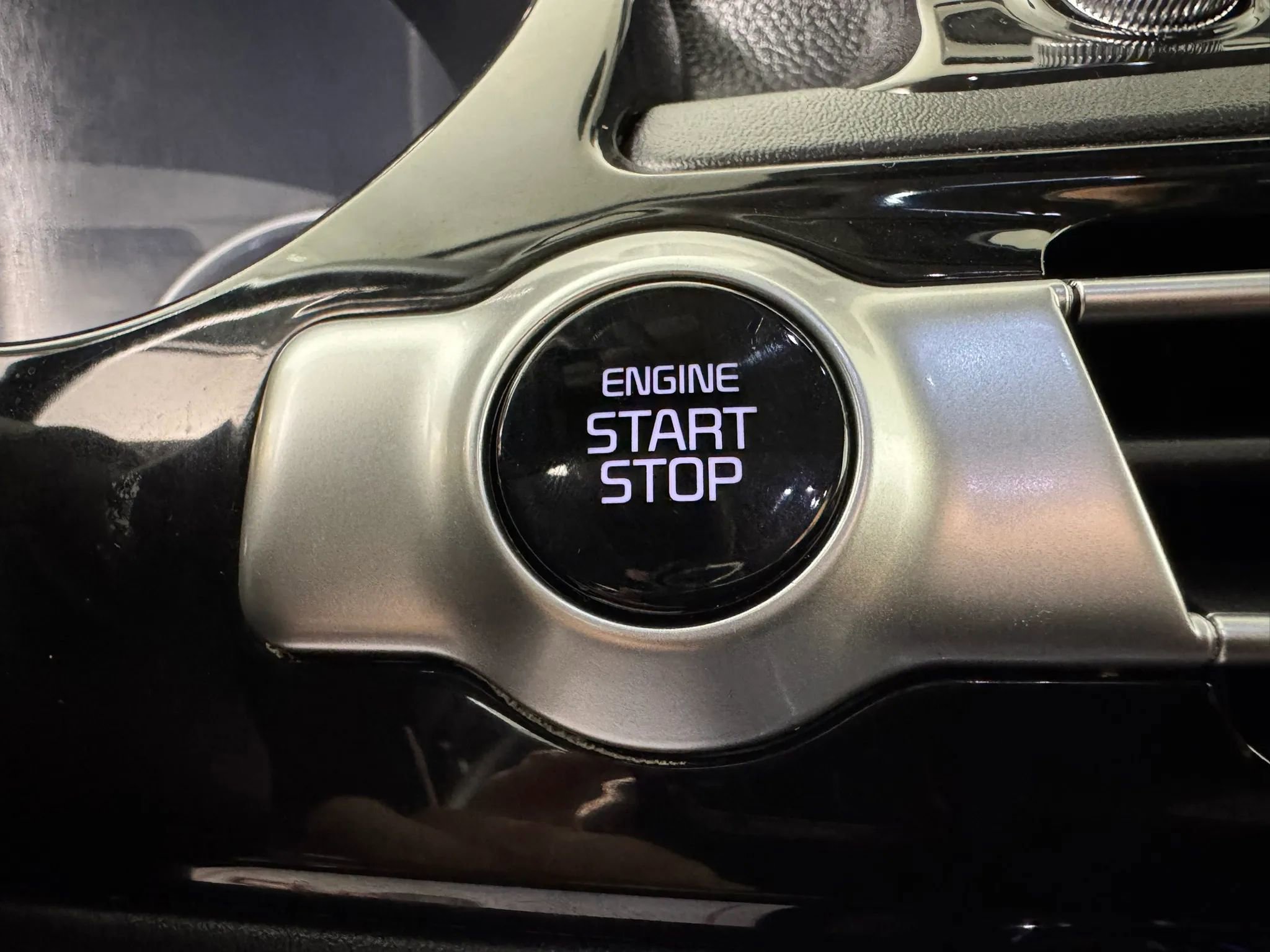 Used 2023 Kia Seltos SX w/ SX Sunroof Package AWD/4WD image 17