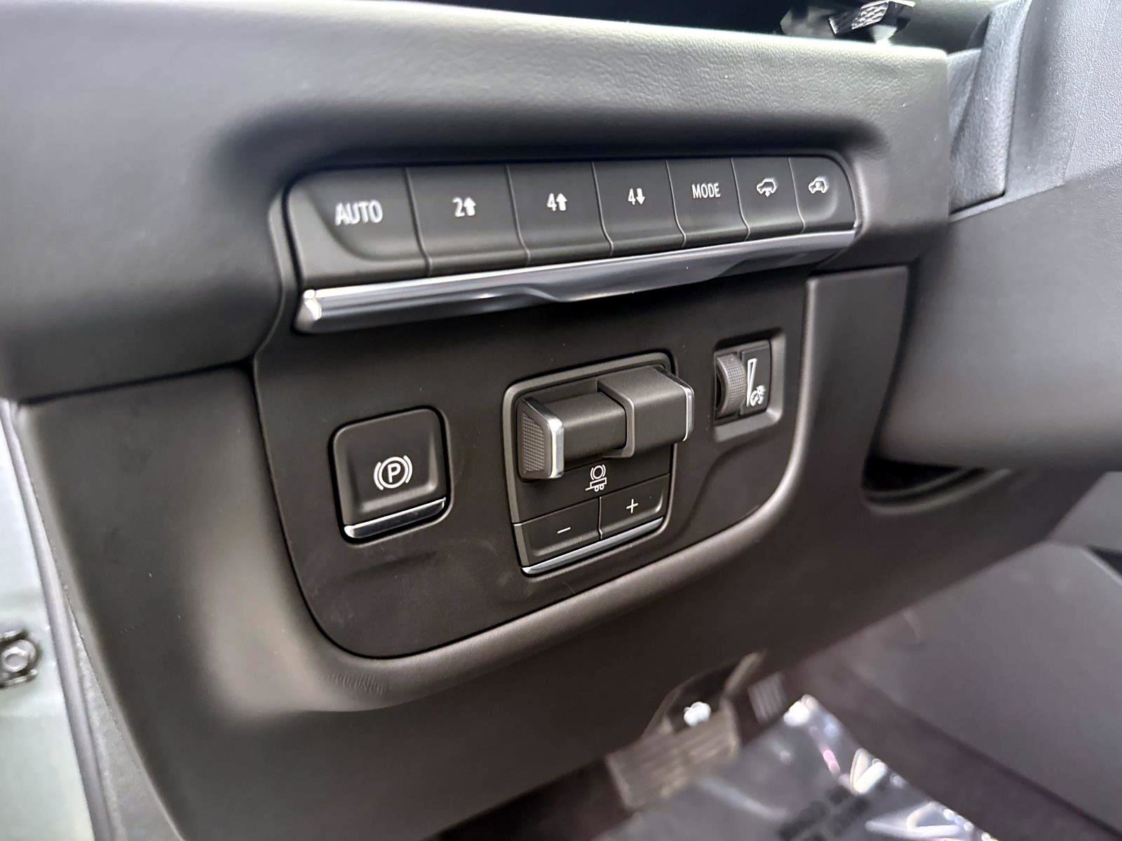 Used 2026 Cadillac Escalade Platinum Sport w/ LPO, ONYX Package AWD/4WD image 24