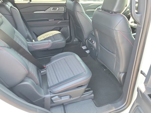 Used 2026 Ford Explorer ST-Line w/ ST-Line Street Pack RWD image 18