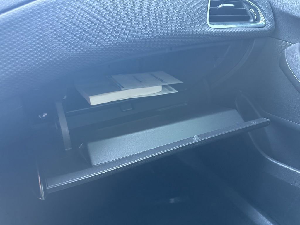 Used 2018 Chevrolet Cruze LT w/ Convenience Package FWD image 28