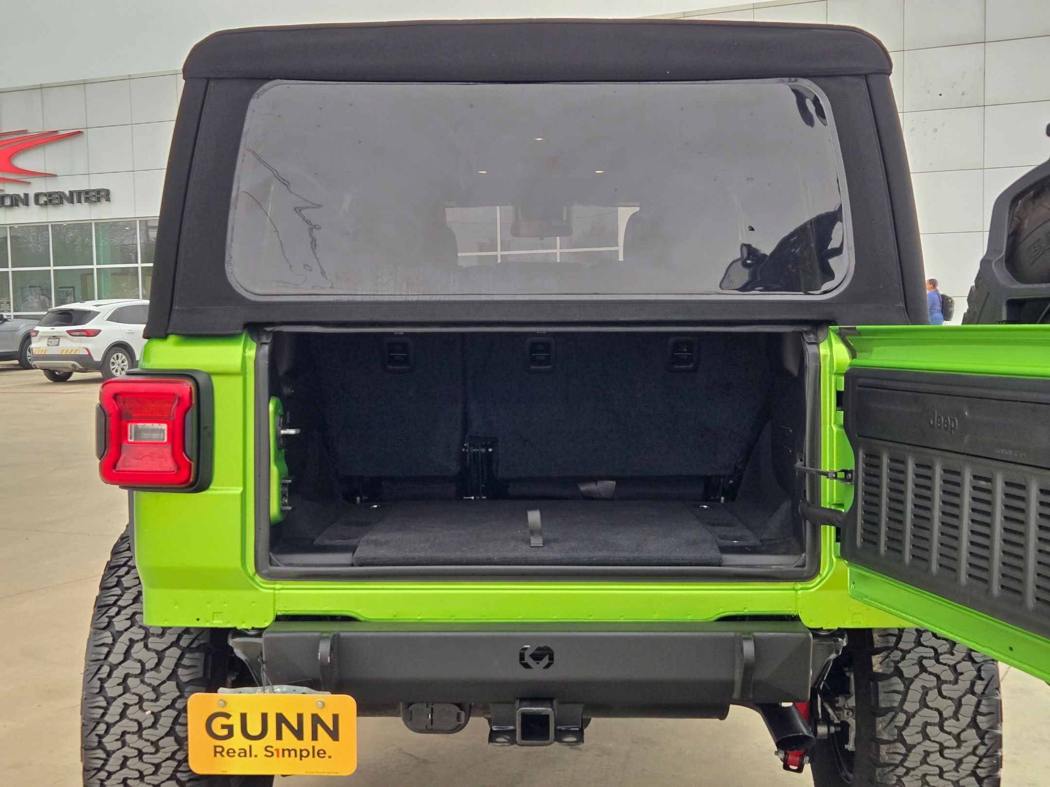 Used 2025 Jeep Wrangler Unlimited Rubicon w/ XTREMEE 35" Tire Package image 26