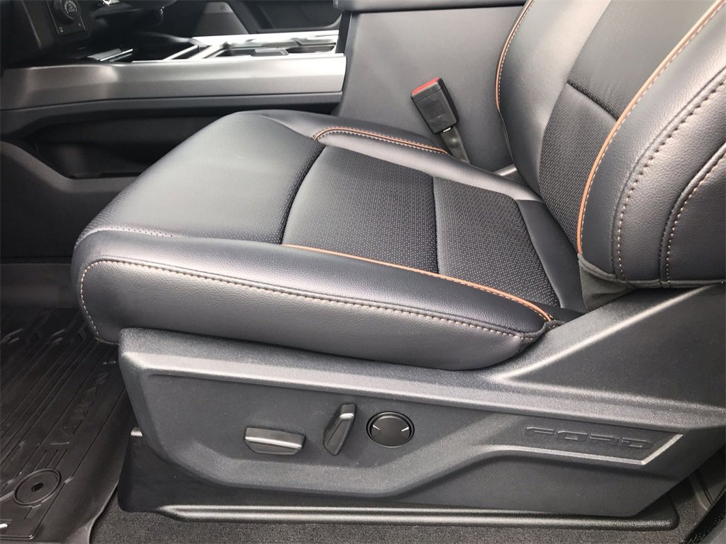 New 2025 Ford F250 Lariat w/ Lariat Ultimate Package image 12