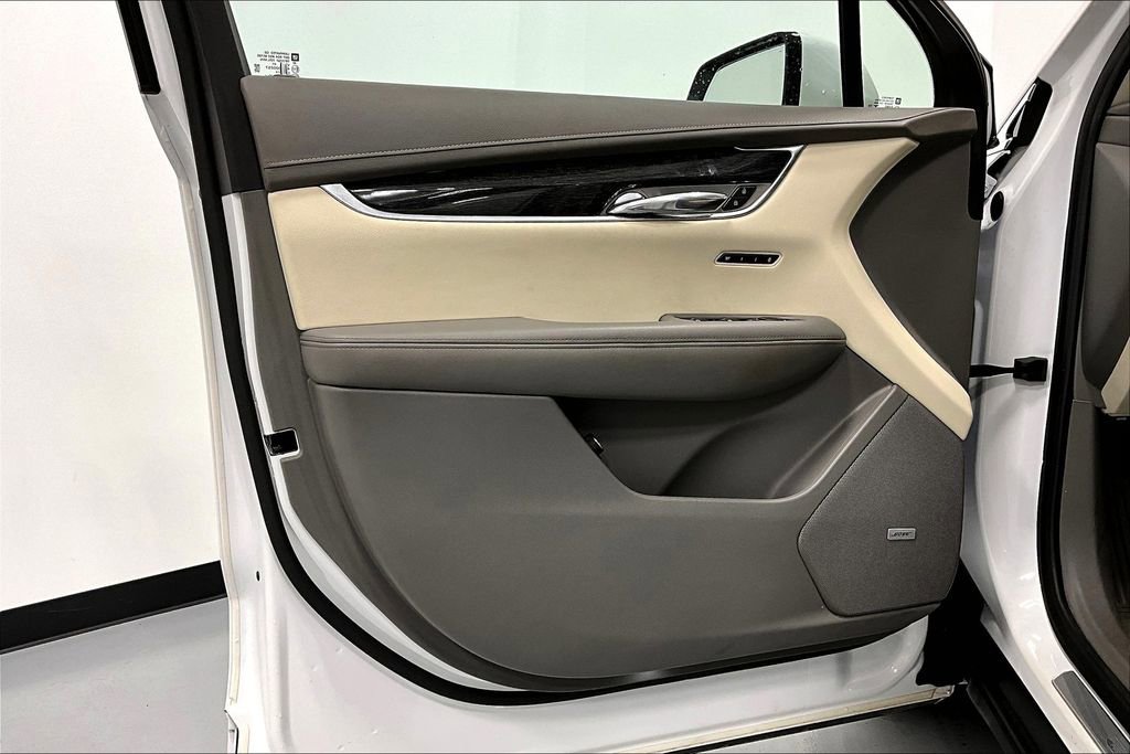 Used 2021 Cadillac XT6 Premium Luxury image 21