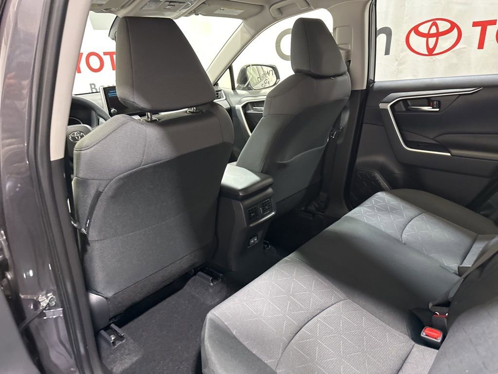 Used 2025 Toyota RAV4 XLE image 17