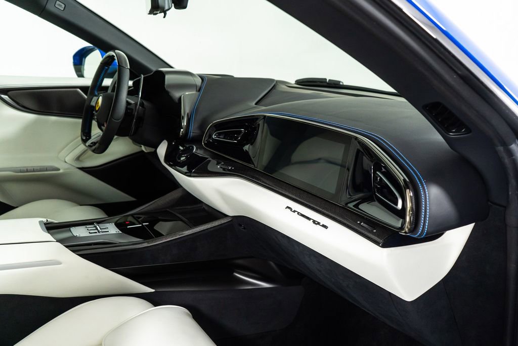 Certified 2025 Ferrari Purosangue Base image 38