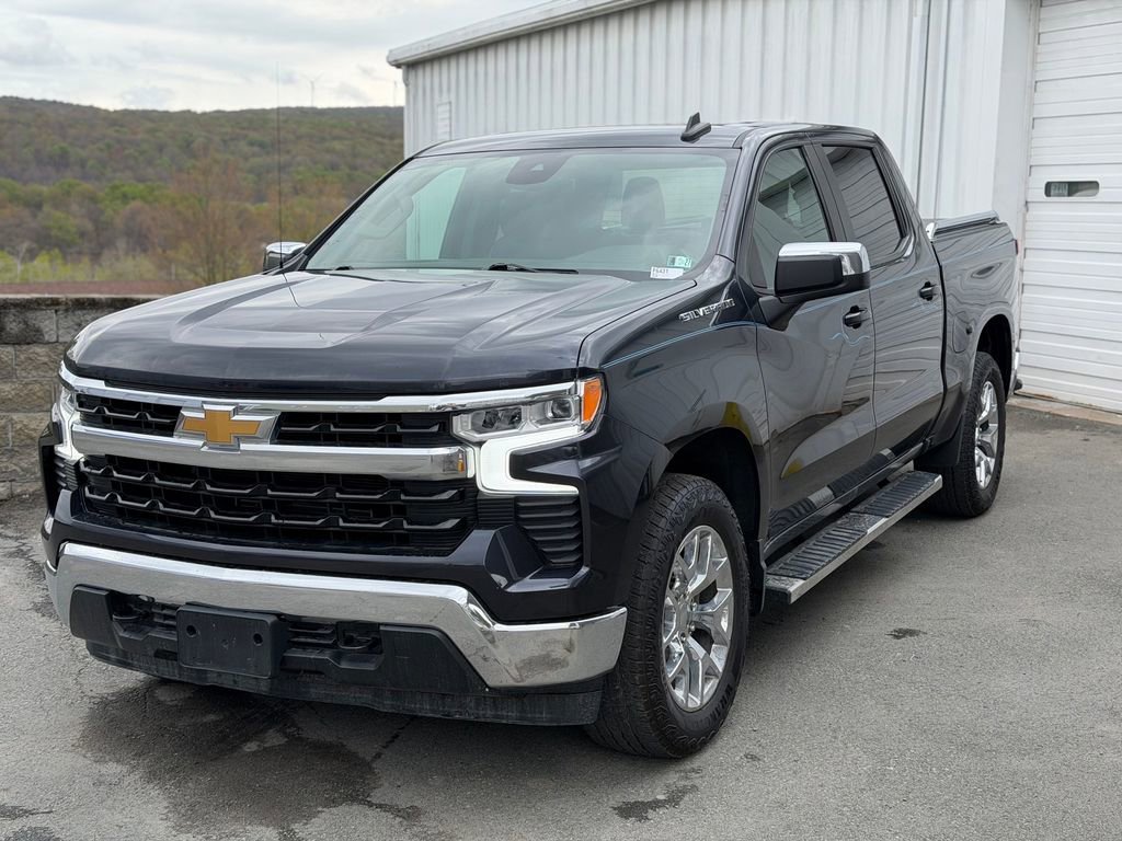 Used 2023 Chevrolet Silverado 1500 LT AWD/4WD image 1