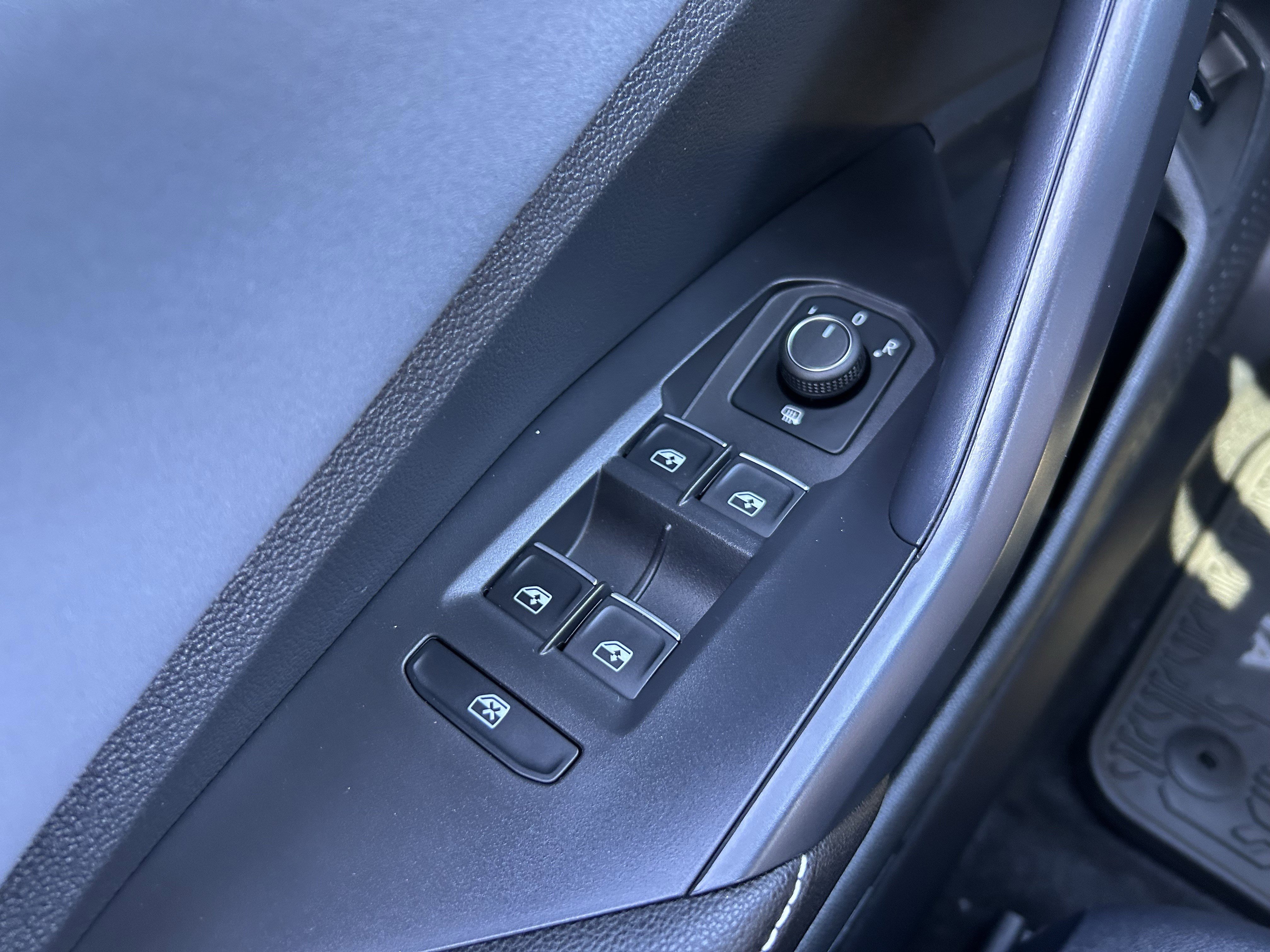 Used 2025 Volkswagen Jetta SE image 20