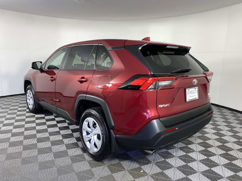 Used 2024 Toyota RAV4 LE AWD/4WD image 6
