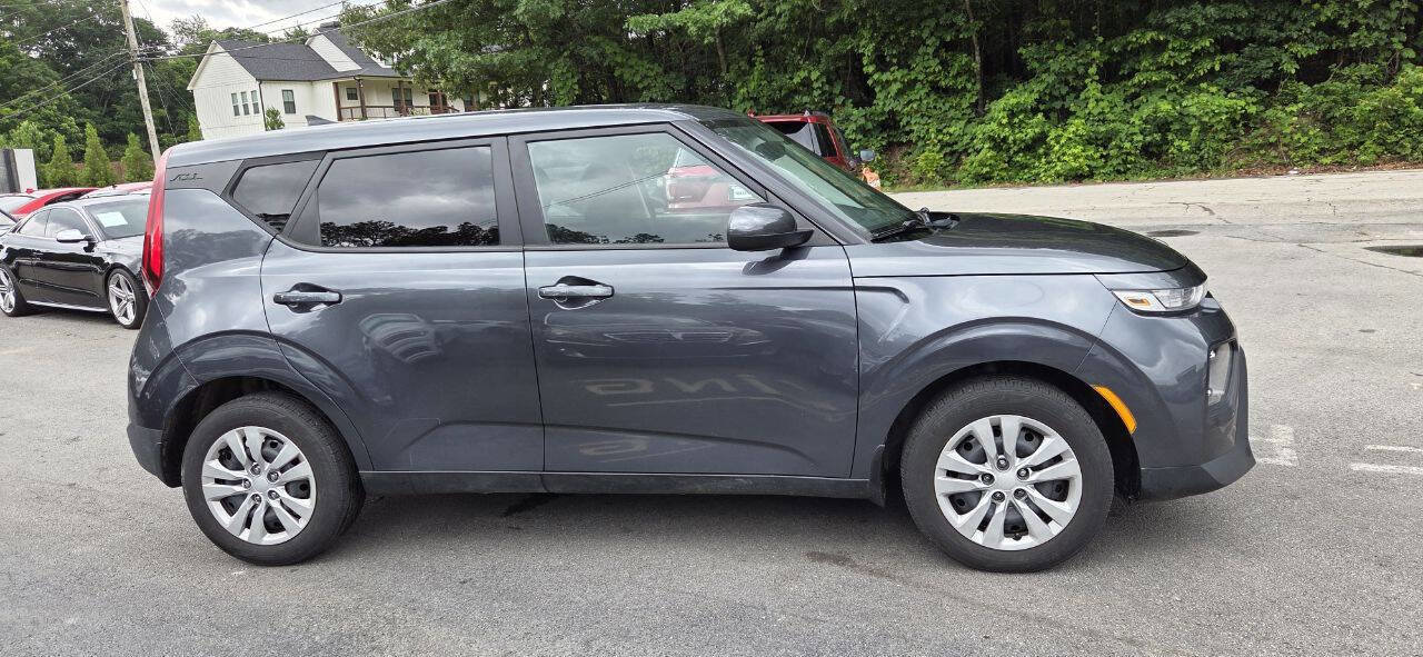 Used 2021 Kia Soul LX image 4
