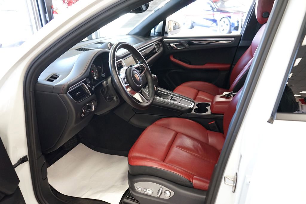 Used 2015 Porsche Macan S w/ Premium Package Plus image 26
