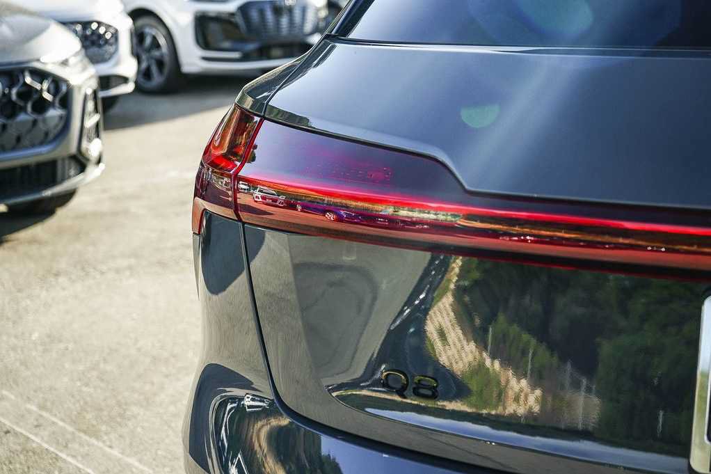 Used 2024 Audi Q8 e-tron Premium AWD/4WD image 10