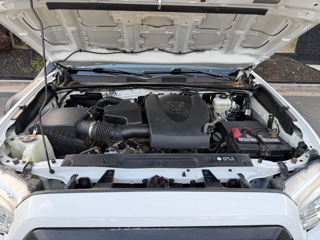 Used 2019 Toyota Tacoma TRD Off-Road image 6