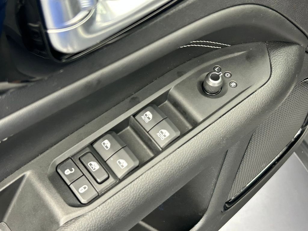 Used 2022 Jeep Compass Latitude FWD image 11
