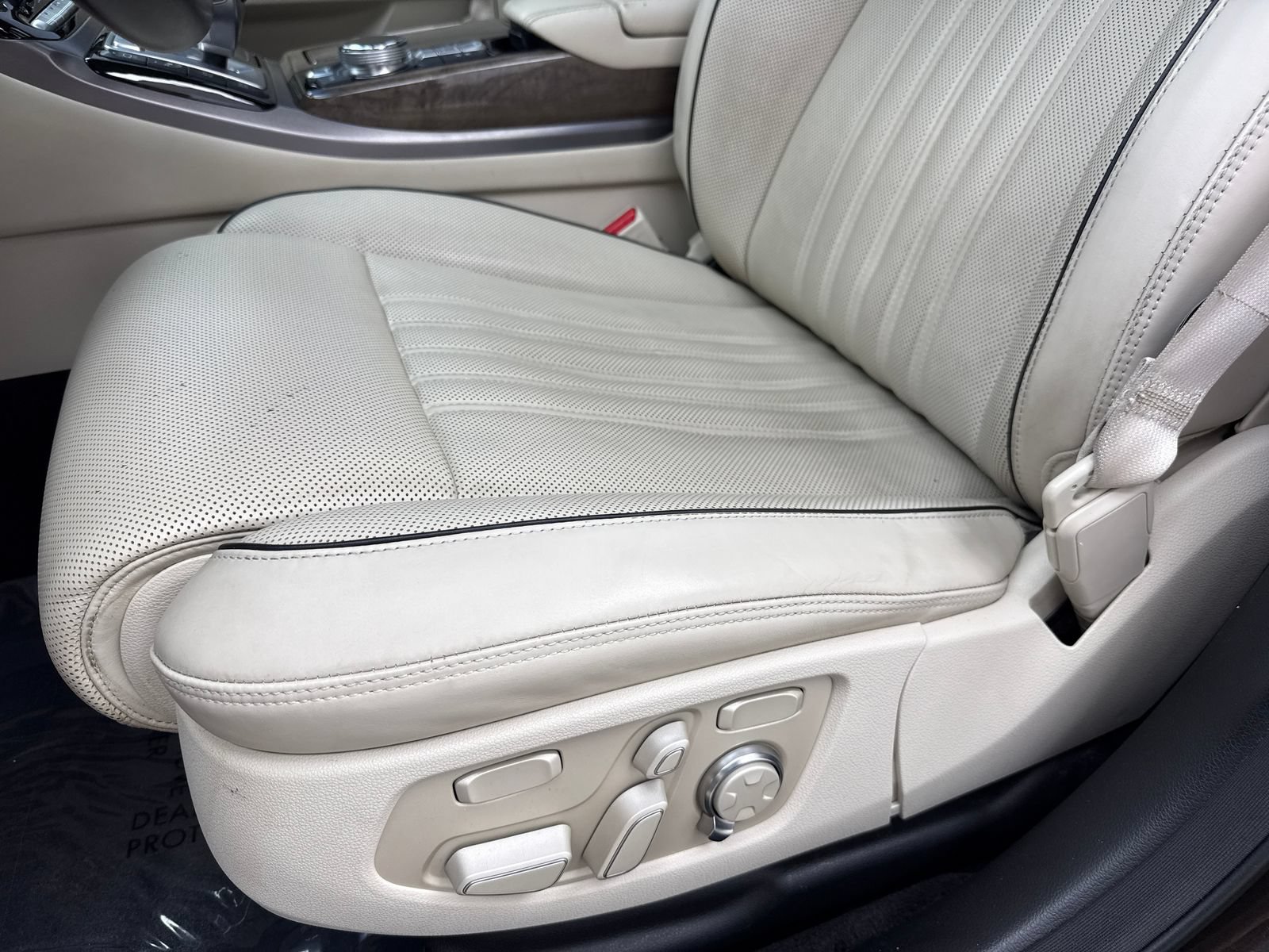 Used 2019 Genesis G90 3.3T Premium RWD image 33