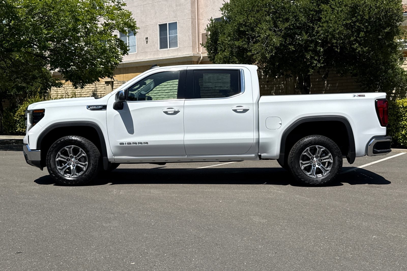 New 2026 GMC Sierra 1500 SLE AWD/4WD image 8