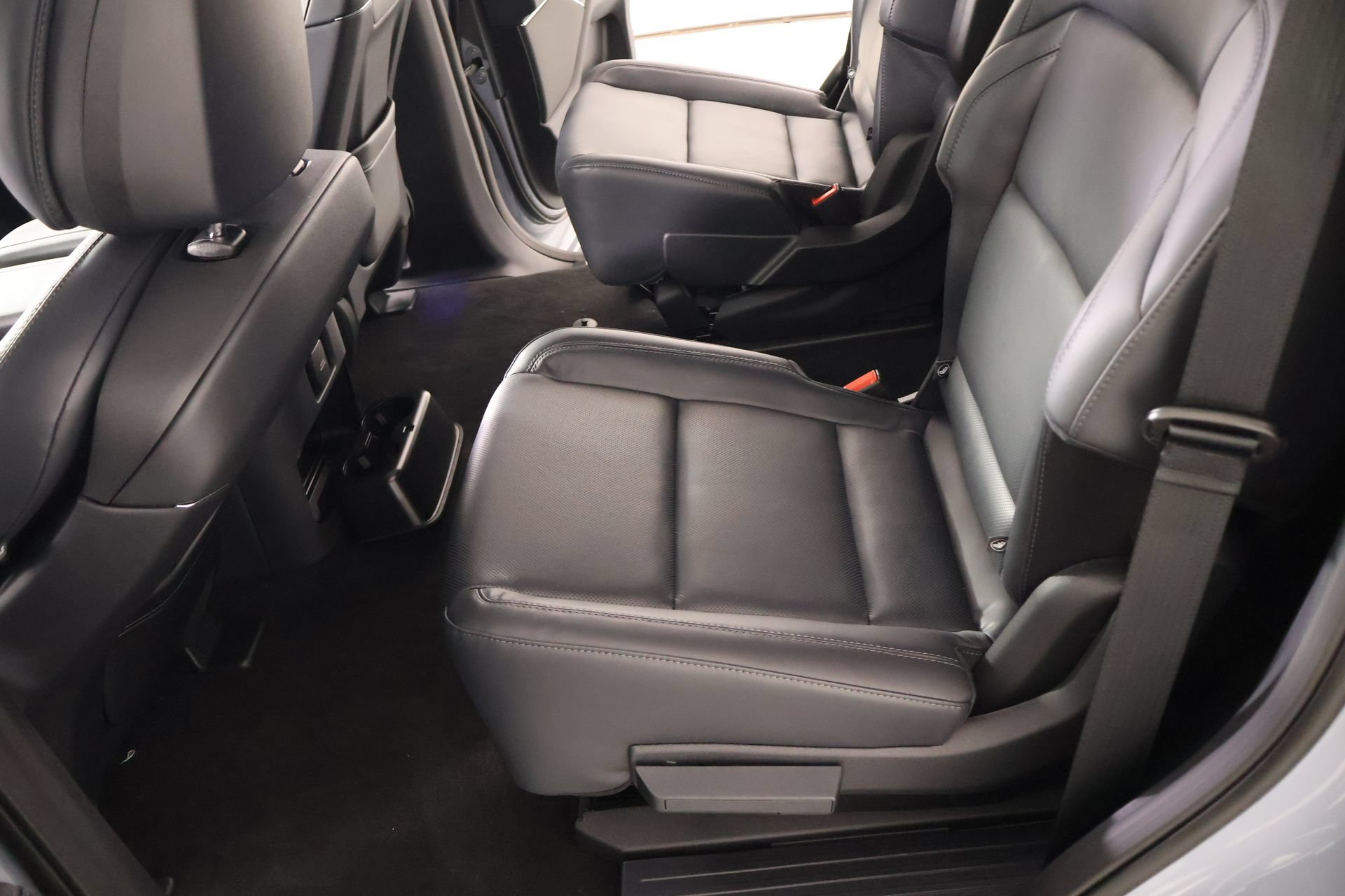 New 2027 Lincoln Navigator Reserve w/ Jet Appearance Package AWD/4WD image 12