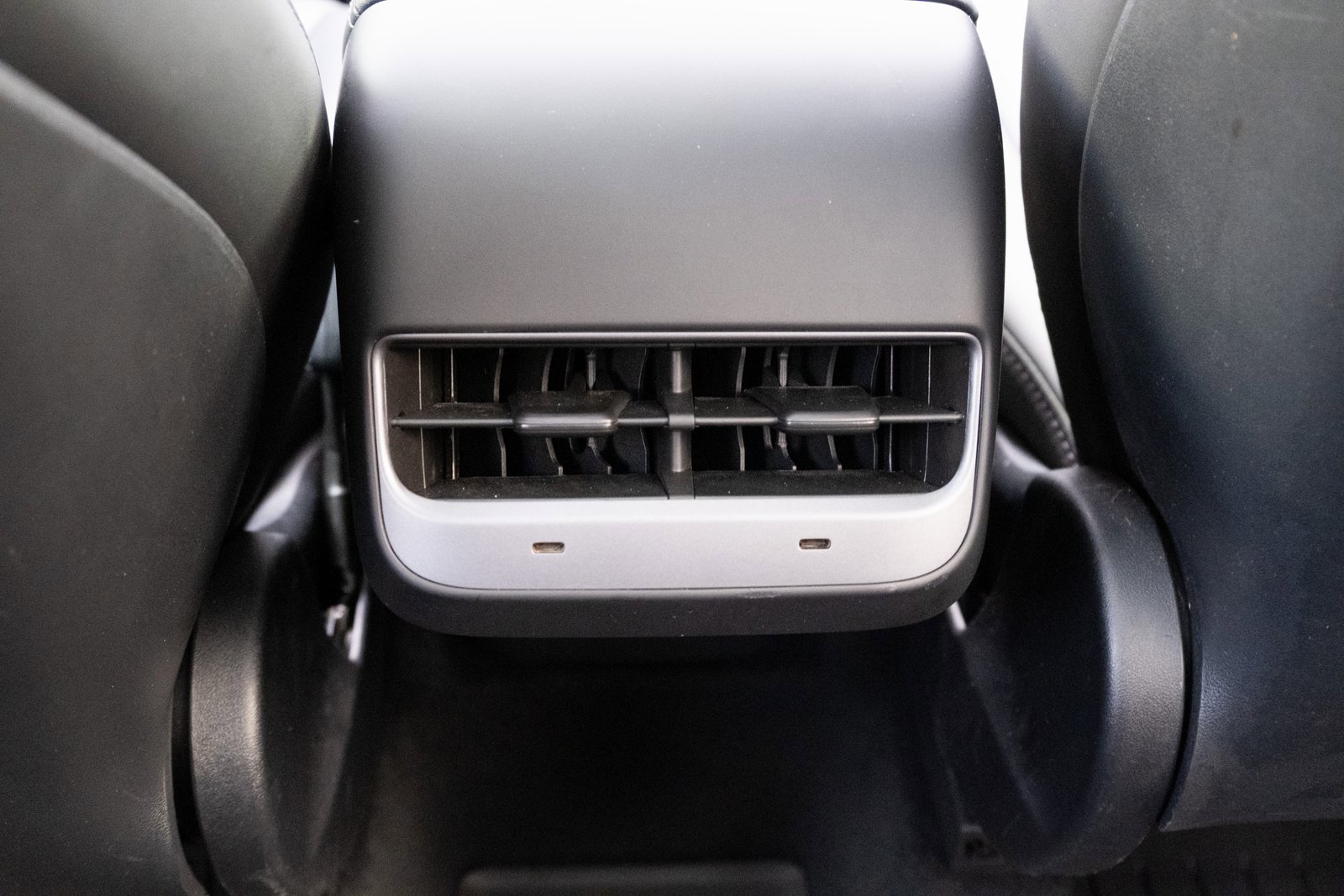 Used 2022 Tesla Model Y Long Range image 17