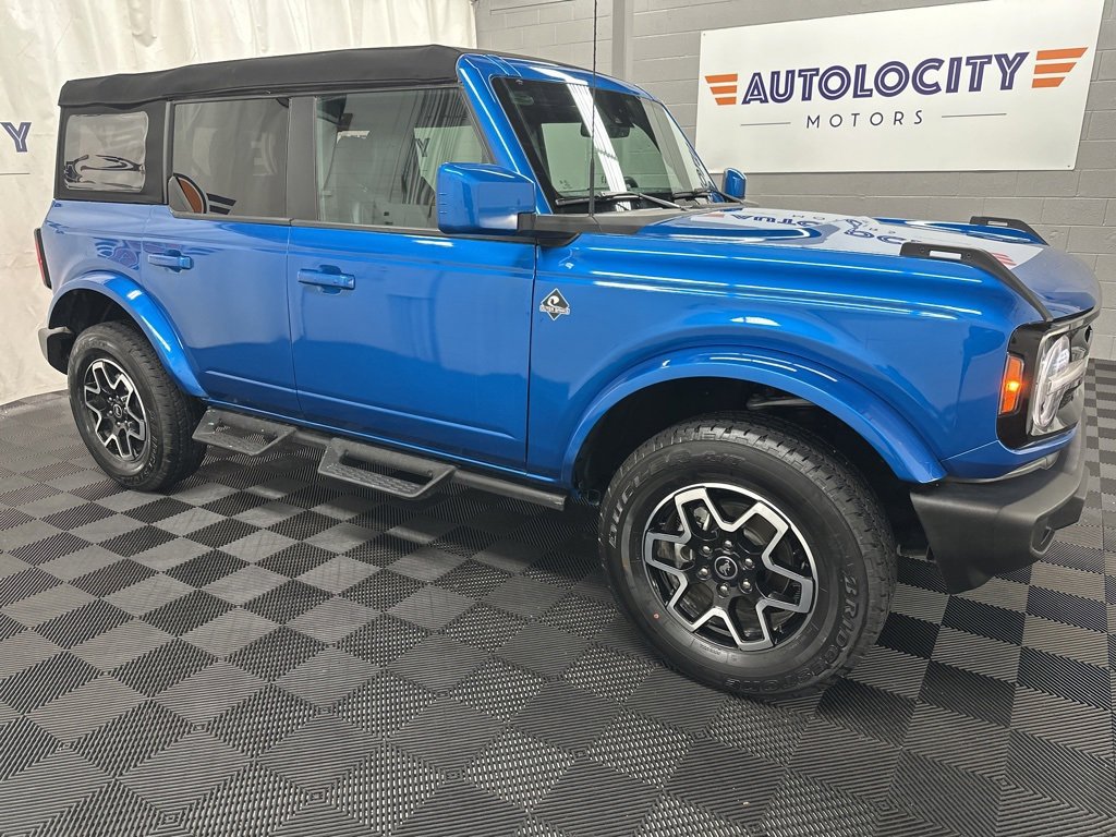Used 2024 Ford Bronco Outer Banks image 3