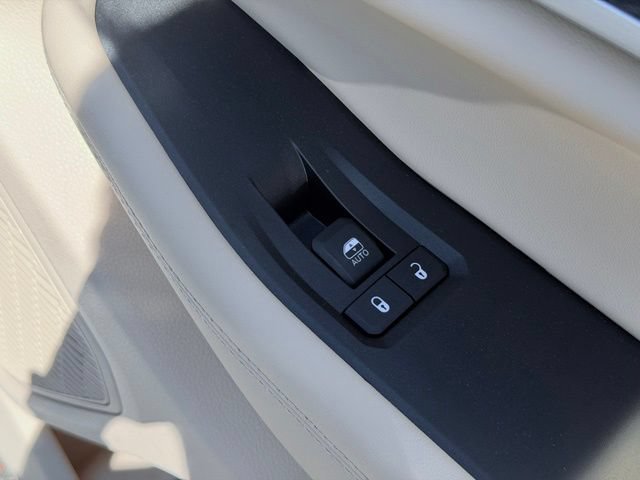 Used 2025 Jeep Grand Cherokee L Limited AWD/4WD image 18
