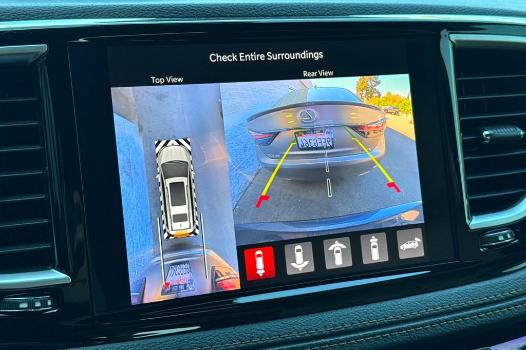 Used 2021 Chrysler Pacifica Pinnacle image 18