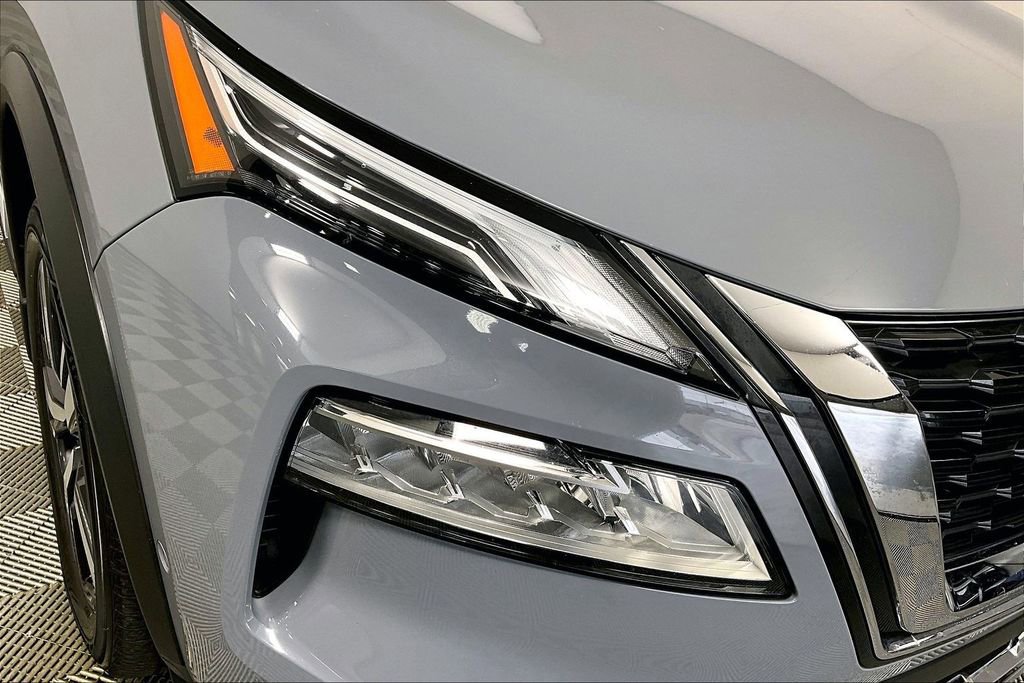 Used 2022 Nissan Rogue Platinum w/ Head-Up Display Package image 28